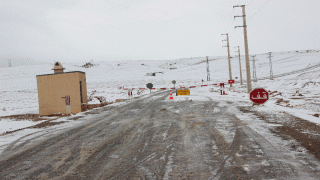 الثلوج تتسبب في قطع هذه الطرق بإقليم إفران