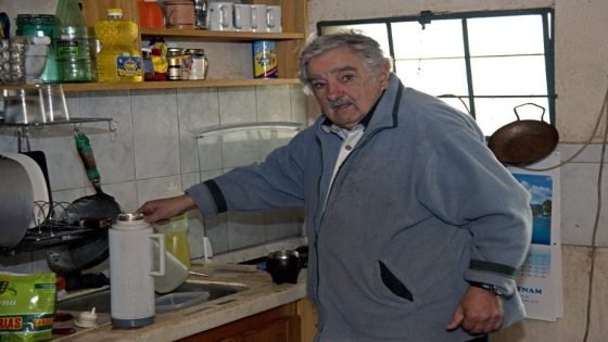 أفقر رئيس في العالم يعاني الموت البطيء “بعيدا عن الأضواء”