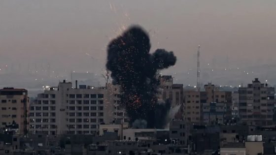 غارة جوية إسـ ـرائيلية تسفر عن مقتـــ ــل قائد شرطة غــ ــزة ونائبه