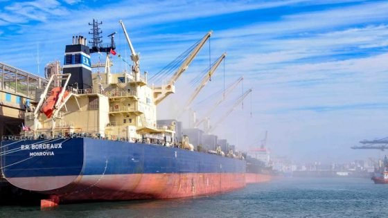 عاصفة هيرمينيا توقف الرحلات بين ميناءي طريفة وطنجة المدينة