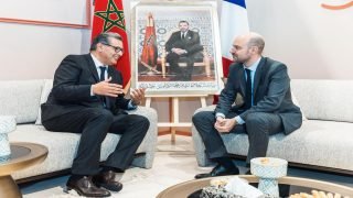 باريس..رئيس الحكومة يتباحث مع وزير أوروبا و الشؤون الخارجية الفرنسي