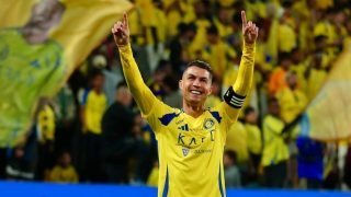 كريستيانو رونالدو يحافظ على صدارة الرياضيين الأعلى دخلاً في العالم