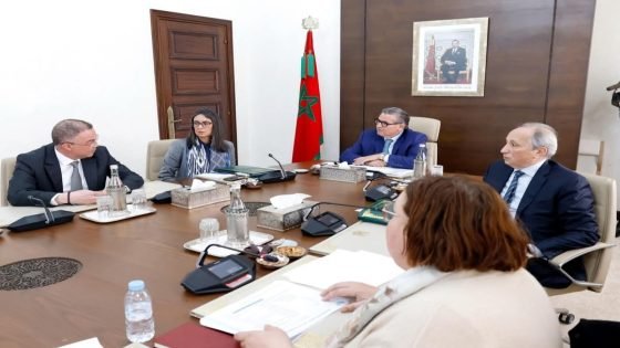 رئيس الحكومة يترأس اجتماع لجنة قيادة تتبع مشاريع الملاعب الرياضية