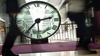 متى ستنتهي معاناة المغاربة مع الساعة الصيفية؟