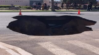 جماعة أكادير توضح أسباب الانهيار الأرضي بشارع محمد الخامس