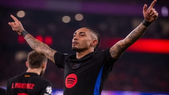 برشلونة يحقق فوزًا ثمينًا في البرتغال رغم النقص العددي على حساب بنفيكا