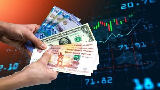 توقعات بتراجع الدولار الأمريكي: تحليل اقتصادي للمستقبل