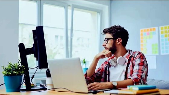 العمل عن بُعد: كيف غيّر مفاهيم العمل التقليدية؟