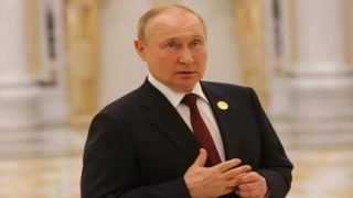 بوتين يقترح إنشاء إدارة مؤقتة لحكم أوكرانيا برعاية الأمم المتحدة والولايات المتحدة