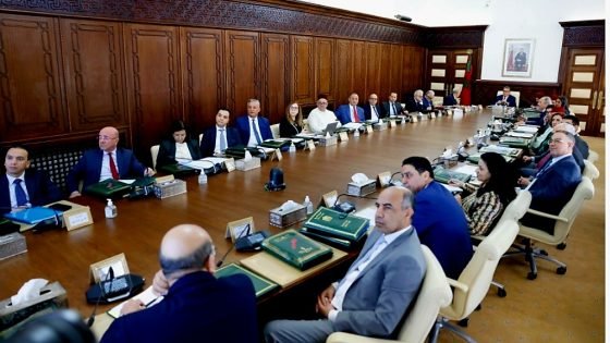 تأثير سياسة الحكومة المغربية الحالية على الوضع المعيشي: قراءة نقدية للتحديات الاقتصادية والديموغرافية