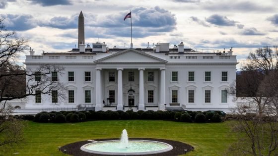 البيت الأبيض يرفض الخطة العربية لإعمار غزة ويدعم رؤية ترامب