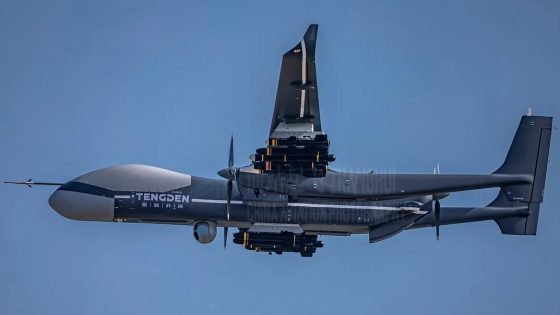 يواصل المغرب تحديث ترسانته العسكرية من خلال اقتناء الطائرة المُسيّرة الصينية "TB-001"، المعروفة باسم "العقرب ثنائي الذيل". وتعد ه