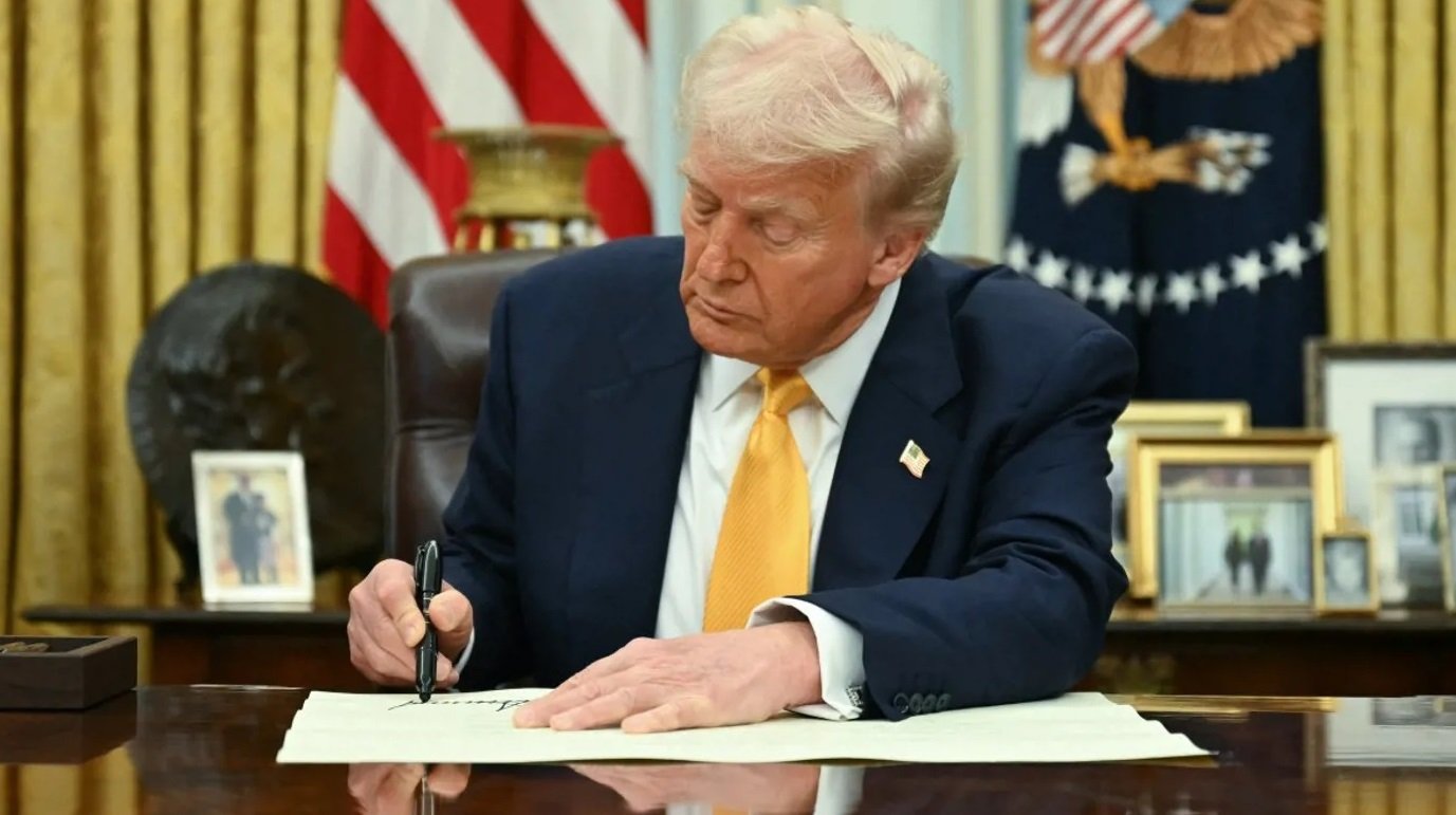 إدارة ترامب تضيف 43 جديدة إلى قوائم الحظر والقيود على السفر