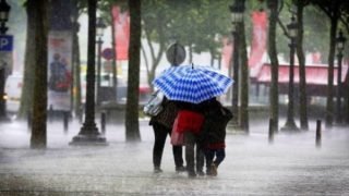 تحذيرات الأرصاد تدفع لتعليق الدراسة في تطوان غدًا الإثنين