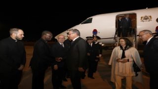 أخنوش يحل بروما لتمثيل جلالة الملك في مراسم جنازة البابا فرانسوا