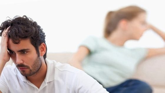 دوامة الديون في الحياة الزوجية: بين الأعباء المالية والاستقرار الأسري