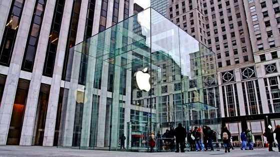 زيادة محتملة في أسعار هواتف آيفون بسبب الرسوم الجمركية الأمريكية