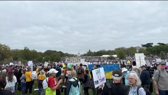 احتجاجات عارمة في أمريكا وأوروبا تطالب بعزل ترامب: أرسلوا ماسك إلى المريخ