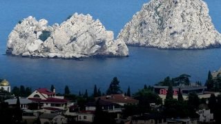 ترمب يقترح خطة سلام تعترف بسيادة روسيا على القرم: تحول مثير للجدل في الموقف الأميركي