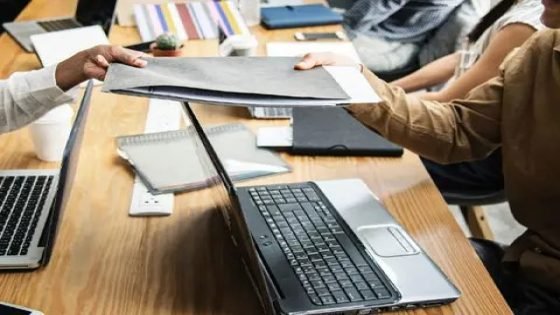 “طفرة” تحذر: غياب الشفافية الرقمية يهدد الحق في المعلومة على مستوى الجماعات الترابية