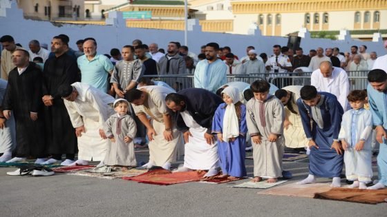 المغاربة يؤدون صلاة عيد الأضحى وسط غياب شعيرة النحر إستجابة للتوجيه الملكي