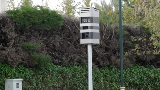 نظام مراقبة السرعة الجديد يدخل حيز التنفيذ لرصد المخالفات في الاتجاهين