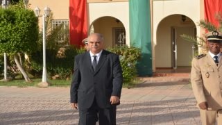 الرشيدية .. والي جهة درعة تافيلالت يتراس مراسيم تحية العلم في أجواء وطنية مهيبة بالذكرى الـ26 لعيد العرش المجيد