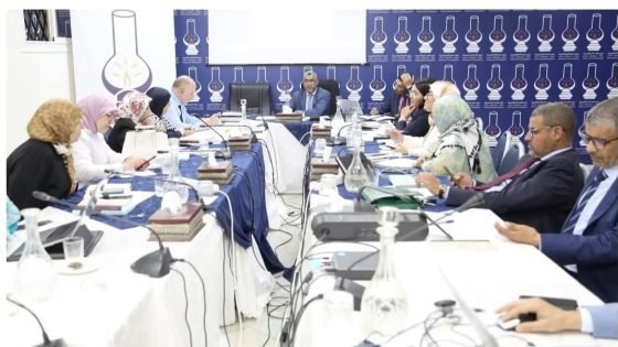 العدالة والتنمية يطالب برأي مؤسسات دستورية في قانون تنظيم الصحافة