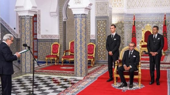 جلالة الملك يستقبل والي بنك المغرب