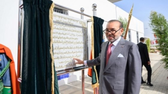 جلالة الملك يدشن ويزور عددا من المشاريع الكبرى المندرجة في إطار إعادة هيكلة وتطوير المركب المينائي للدار البيضاء