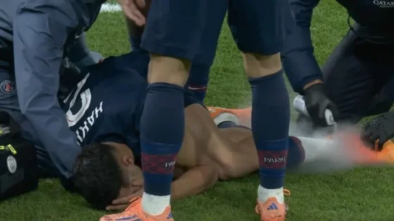 إصابة مقلقة تهدد مشاركة أشرف حكيمي في كأس أمم إفريقيا 2025