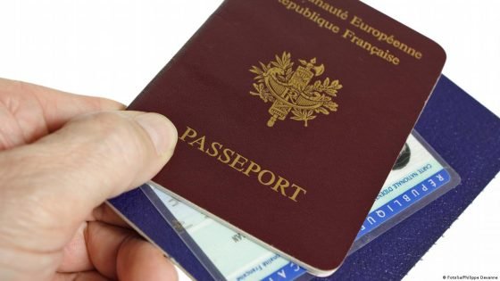 فرنسا تشدد شروط الإقامة والجنسية باختبار إلزامي للقيم ابتداءً من 2026